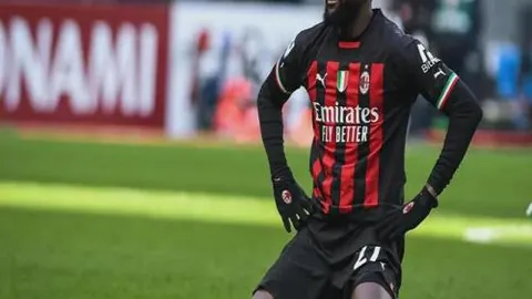 “南美射手对5.5万镑周薪不满，向利物浦提出最后加薪要求，否则夏窗将离队”